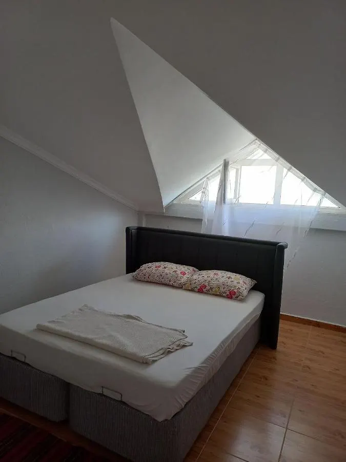 Bed & Breakfast Sunshine Guest House With Terrace